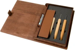BeaverCraft Basic Set Of 4 Knives S07 Book Kit De Sculpture Sur Bois Avec Boîte De Rangement Livre En Bois 6 BeaverCraft Basic Set Of 4 Knives S07 Book Kit De Sculpture Sur Bois Avec Boîte De Rangement Livre En Bois -Meilleurs Couteaux BVS07BOOK 03 beavercraft scaled