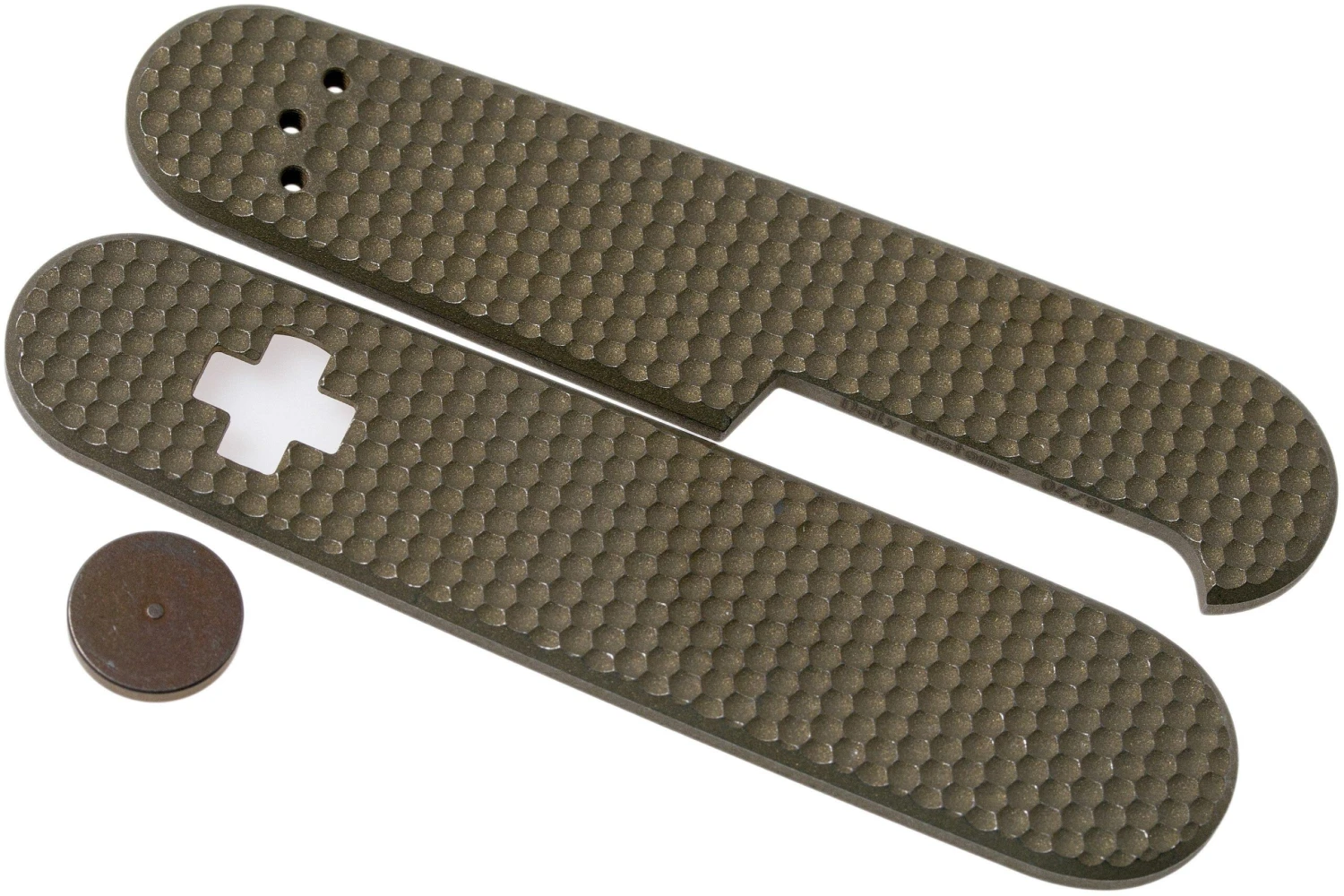 Daily Customs 91.3 Golfball BS Pattern, Rusty Titanium P10012443 Plaquettes Pour Victorinox 1 Daily Customs 91.3 Golfball BS Pattern, Rusty Titanium P10012443 Plaquettes Pour Victorinox