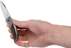 Reate T2500 Marble Carbon Fiber Couteau De Poche, Tashi Bharucha Design -Meilleurs Couteaux RTT2500 MCF 08 reate scaled