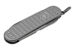 Victorinox Classic SD Precious Alox, Infinite Grey 0.6221.4031G Couteau Suisse -Meilleurs Couteaux VT0 6221 4031G 05 victorinox scaled
