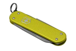 Victorinox Classic SD Alox Limited Edition 2023, 0.6221.L23 Electric Yellow, Couteau Suisse -Meilleurs Couteaux VT0 6221 L23 04 victorinox scaled